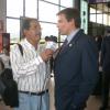 El Maestro Deacon es abordado por la prensa boliviana a su llegada a Tarija